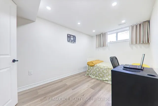 Additional image 26 of 35 Darlingside Dr