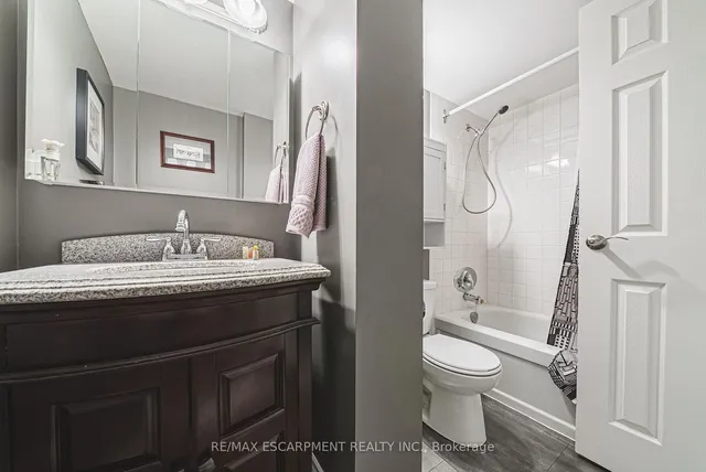 Additional image 22 of 2055 UPPER MIDDLE Rd Unit 304