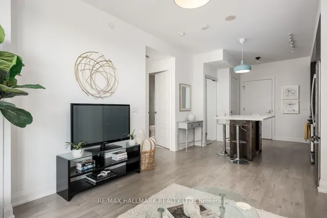 Additional image 12 of 110 Marine Parade Dr Unit 604