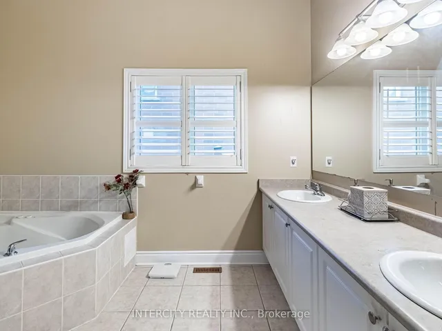 Additional image 15 of 35 Fontainebleu Rd