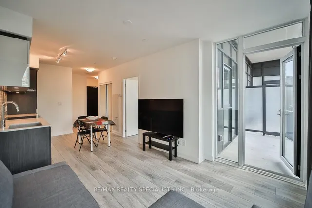 Additional image 17 of 159 WELLESLEY St Unit 404