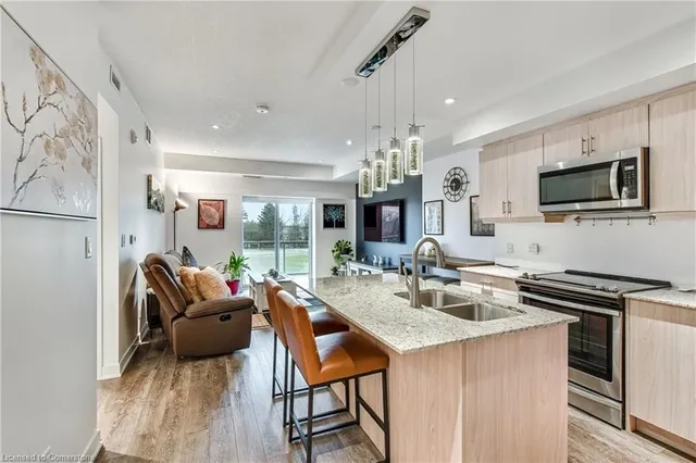 Additional image 8 of 16 Markle Cres Unit 403