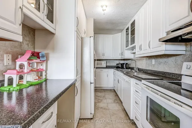 Additional image 6 of 541 Blackthorn Ave Unit 1005