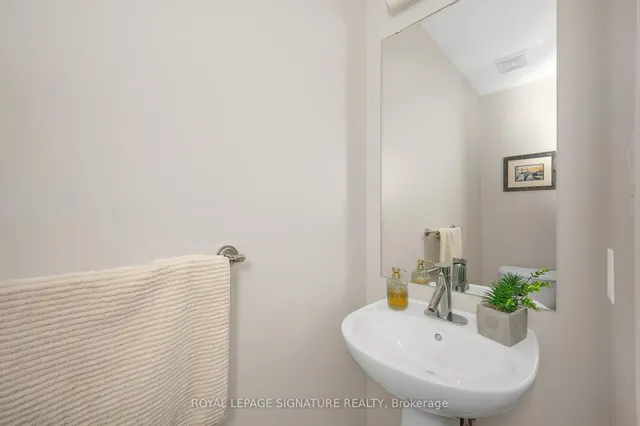 Additional image 17 of 215 Dundas St Unit 29