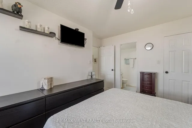 Additional image 33 of 236 Albion Rd Unit 1110