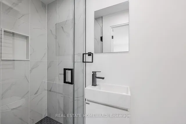 Additional image 18 of 10 Juliana Crt