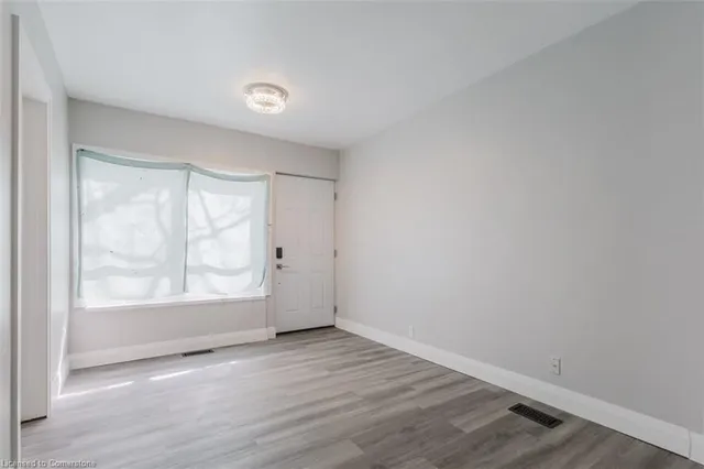 Additional image 27 of 31 Biggar Ave