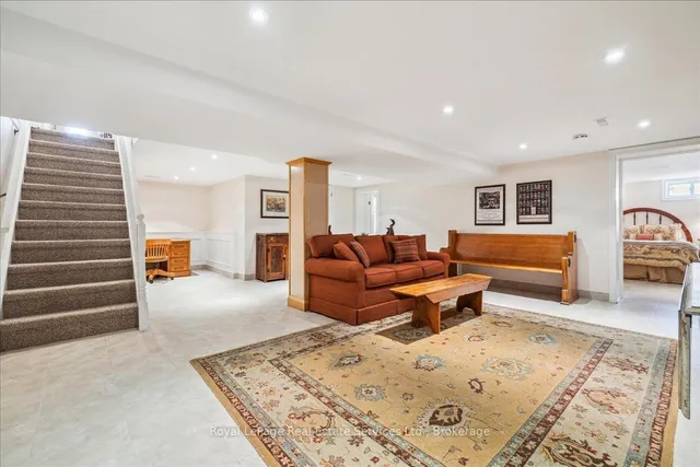 Additional image 33 of 246 Albion Ave