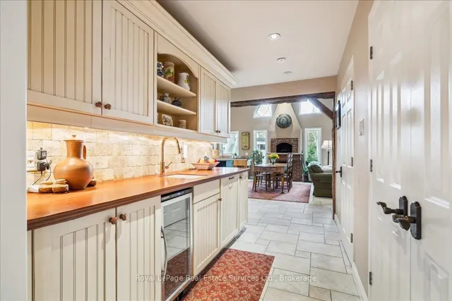 Additional image 10 of 246 Albion Ave