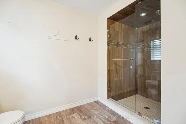 Additional image 17 of 87 Whistler St