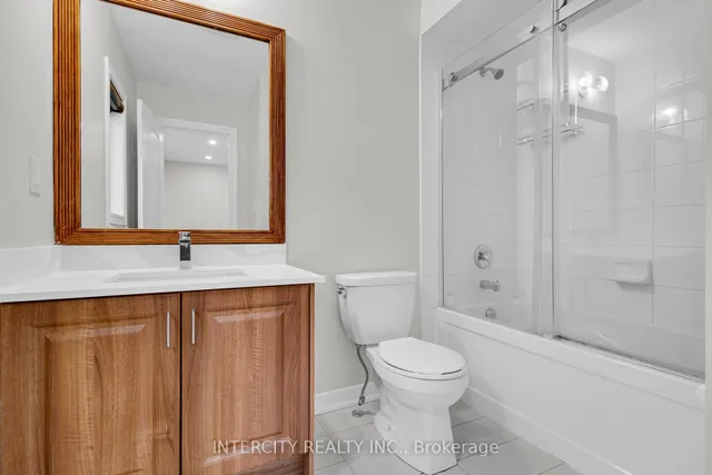 Additional image 38 of 98 Lola Cres