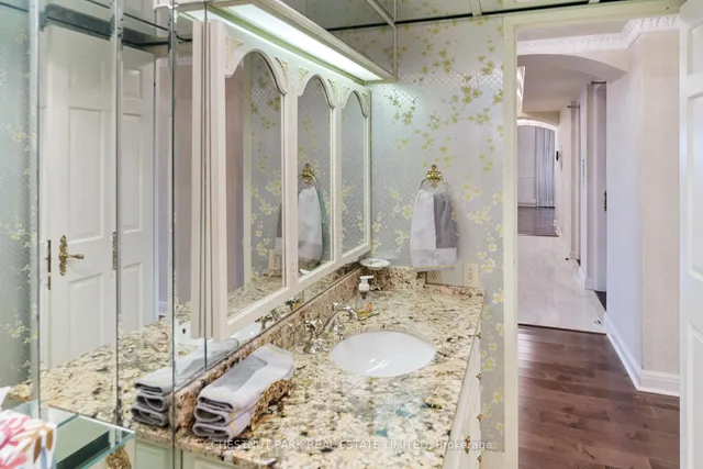 Additional image 16 of 2600 Bathurst St Unit PH 1