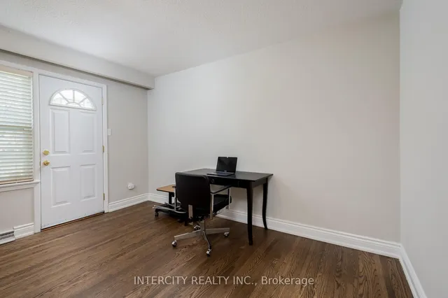 Additional image 29 of 852 Glencairn Ave