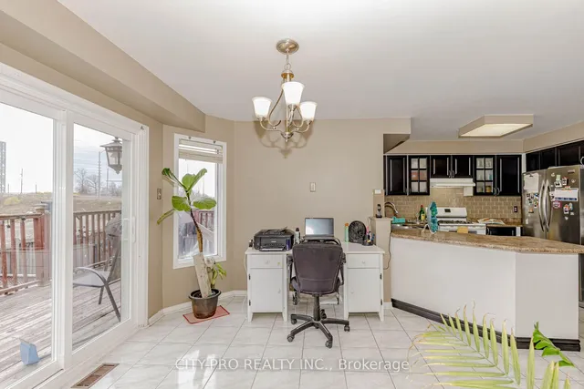 Additional image 25 of 382 Harrowsmith Dr