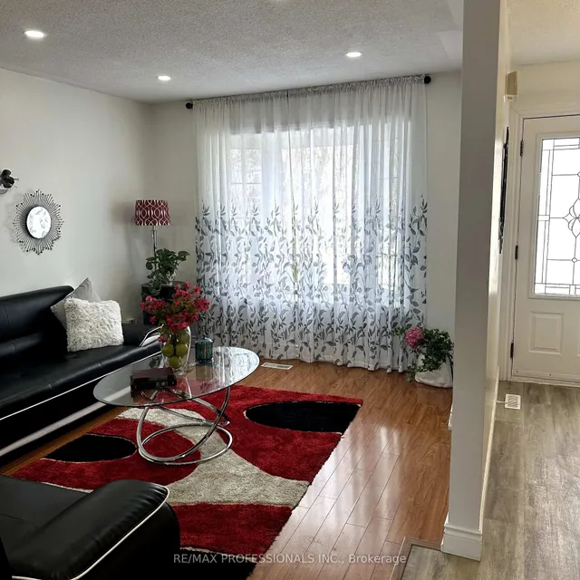 Additional image 22 of 2416 Malcolm Cres