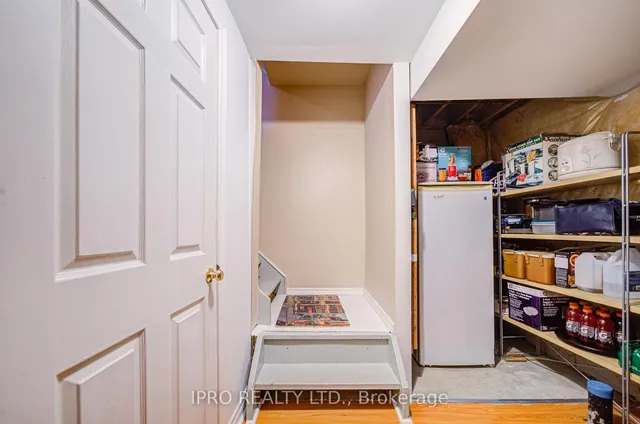 Additional image 33 of 5625 Whistler Cres