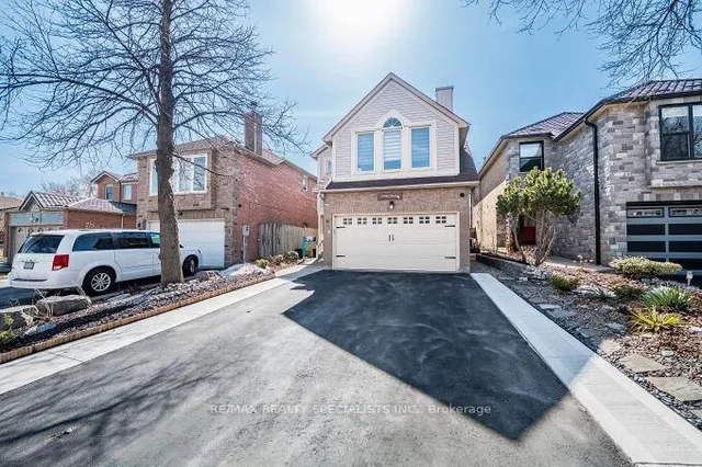 Primary image of 6 Niles Crt