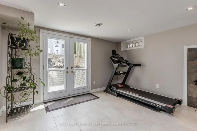 Additional image 29 of 71 Courtland Ave