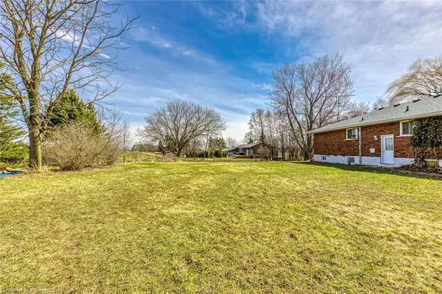 Additional image 42 of 1515 Burloak Dr