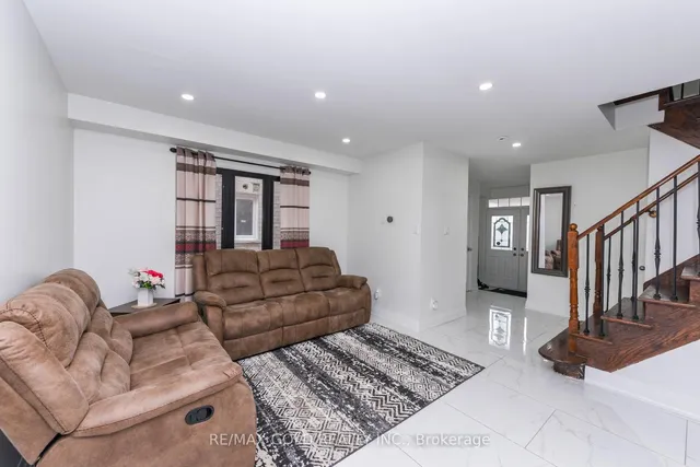 Additional image 10 of 17 Penguin Lane