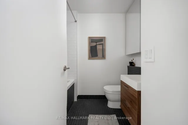 Additional image 19 of 8 Dovercourt Rd Unit 317