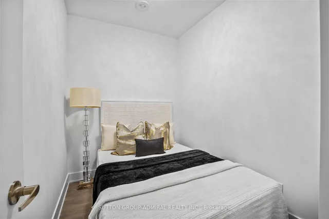 Additional image 17 of 188 Fairview Mall Dr Unit 915