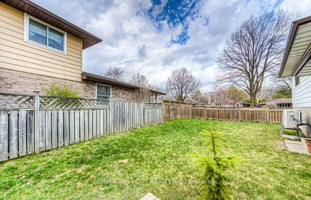 Additional image 43 of 111 Martinglen Cres