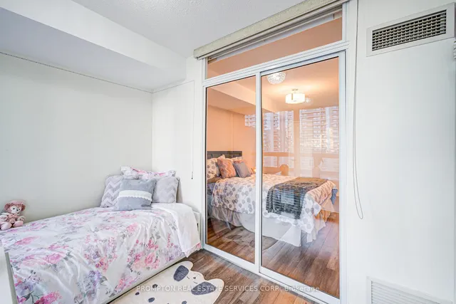 Additional image 12 of 23 Hollywood Ave Unit 2511