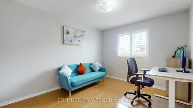 Additional image 33 of 77 Commodore Dr