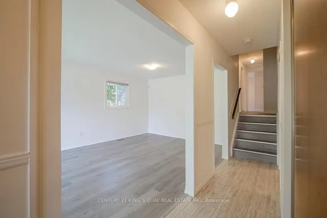 Additional image 4 of 95 Goldhawk Tr