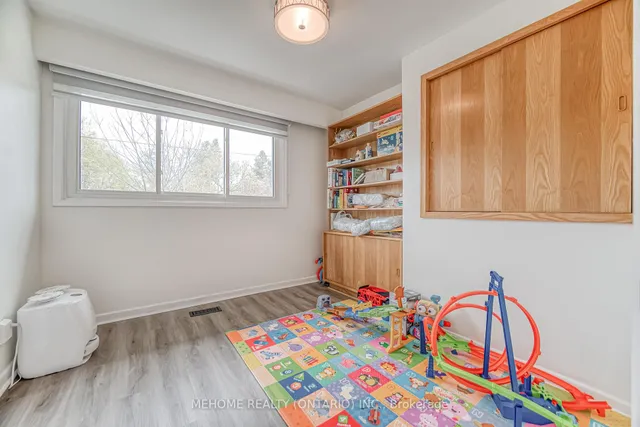 Additional image 21 of 25 Urbandale Ave