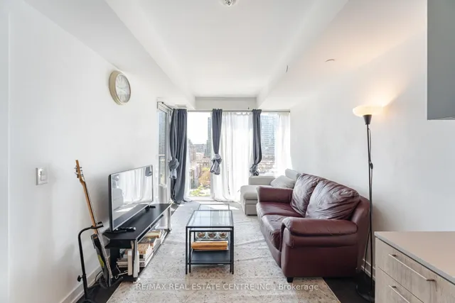 Additional image 8 of 19 Western Battery Rd Unit 1012