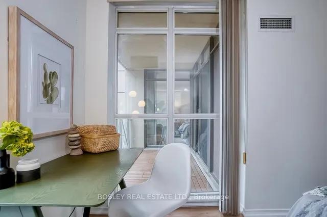 Additional image 25 of 51 Harrison Garden Blvd Unit 203