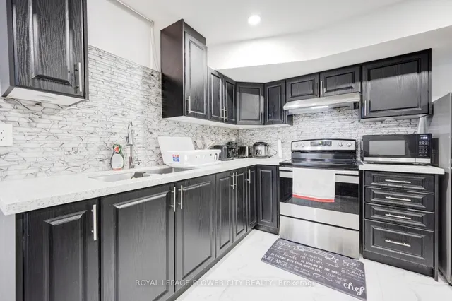 Additional image 38 of 6 PENLEA Gate