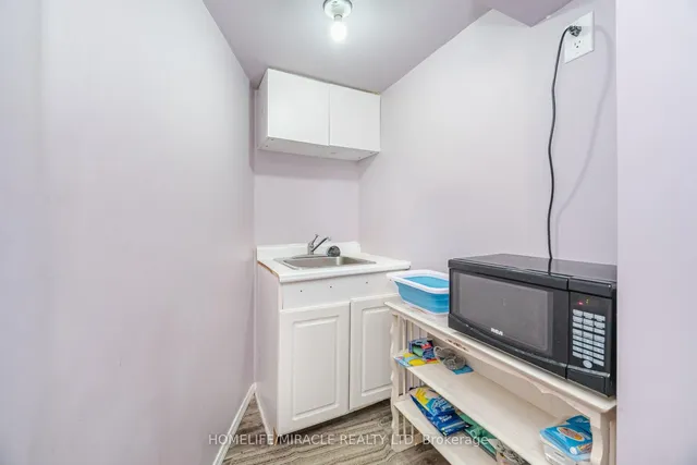 Additional image 28 of 62 Elmvale Ave