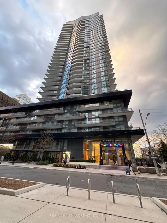 30 Roehampton Ave Unit 418