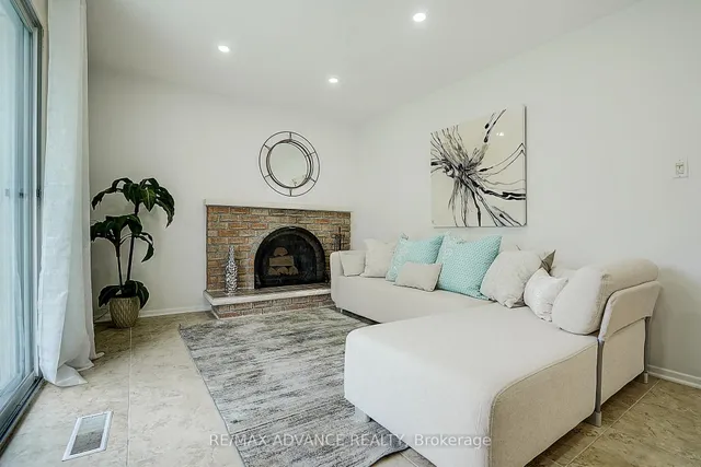 Additional image 14 of 86 Placentia Blvd