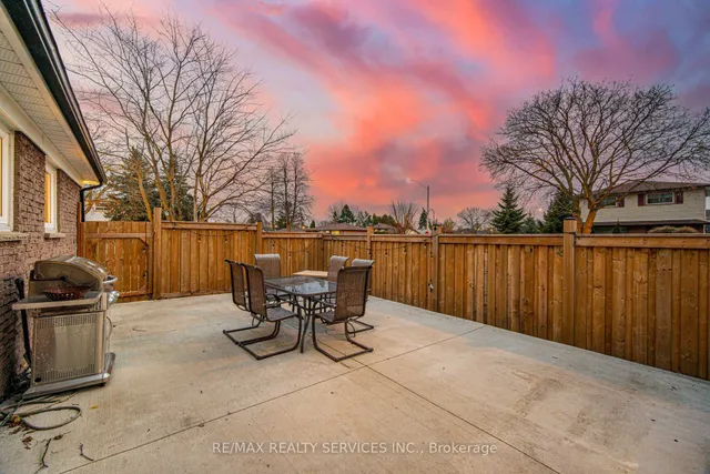 Additional image 29 of 8 Reigate Ave