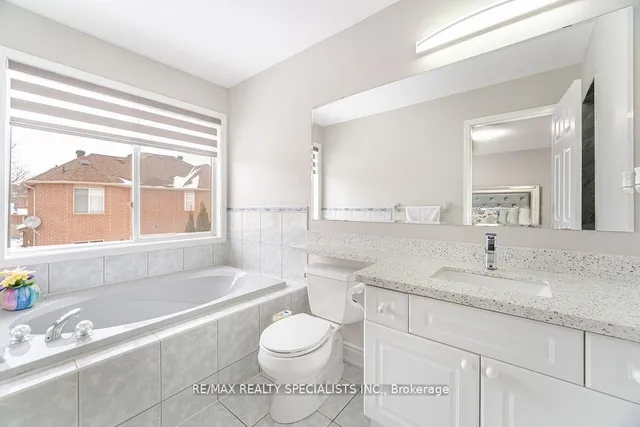 Additional image 26 of 8 Upshall Dr