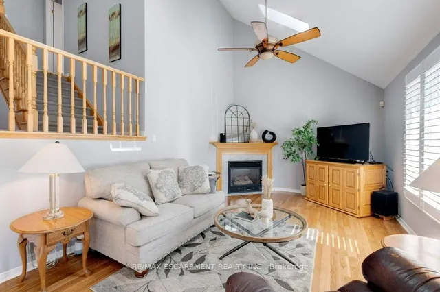 Additional image 15 of 137 Claudette Gate