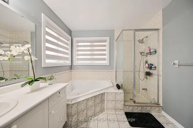 Additional image 30 of 29 Baccarat Cres