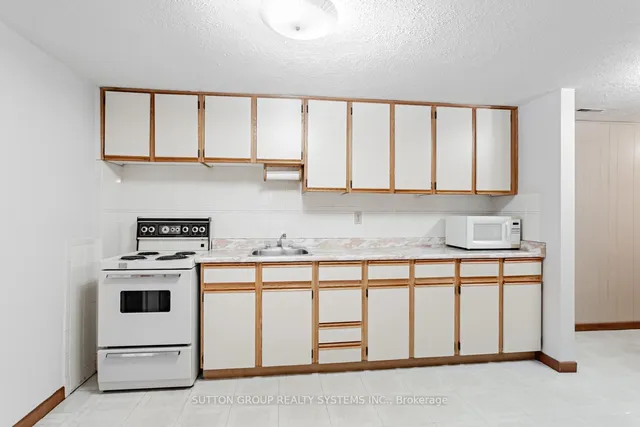 Additional image 20 of 994 Streamway Cres