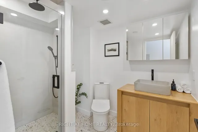 Additional image 32 of 214 Main St Unit 202