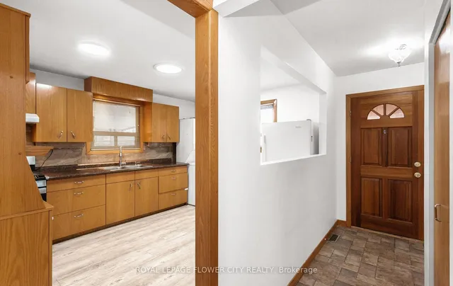 Additional image 10 of 67 Sutherland Ave