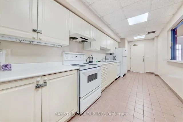 Additional image 25 of 8 Lee Centre Dr Unit 306