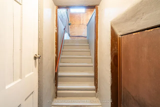 Additional image 36 of 149 Strathcona Ave