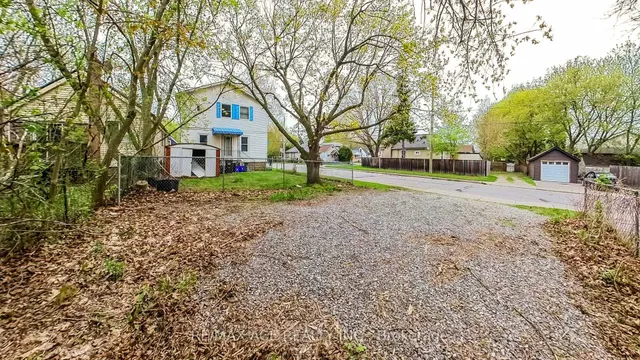 Additional image 39 of 114 Royal Ave