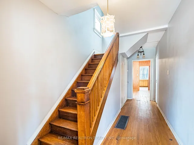 Additional image 6 of 872 Royal York Rd