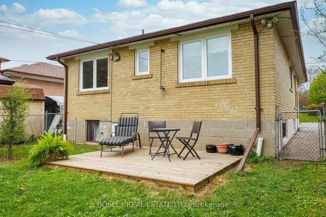 Additional image 27 of 106 Brenda Cres