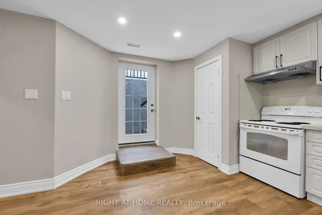 Additional image 38 of 1445 Laurier Ave